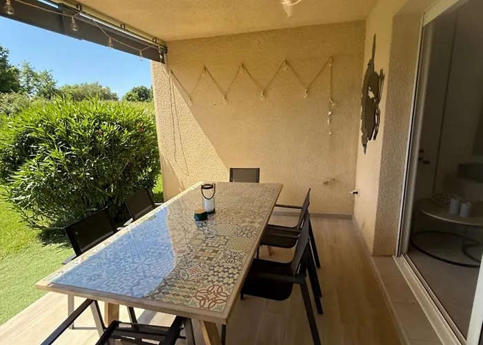 Desiree A Maria Poggio Tatil Evi *
